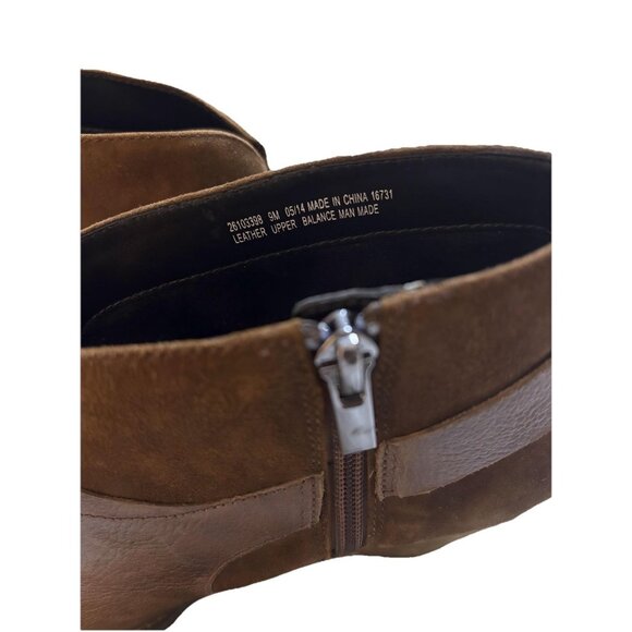 Clarks Dark Brown Suede Leather Two Toned Colorblock‎ Ankle Boots Sz 9 Western - Picture 7 of 8